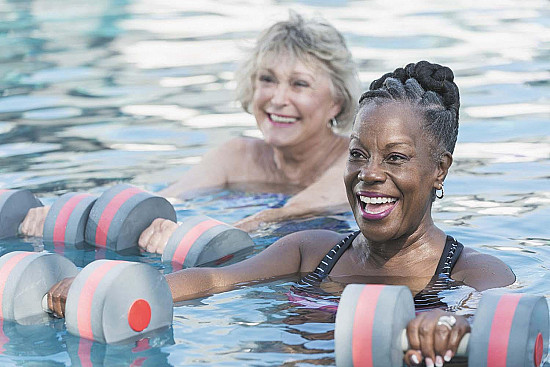 Water aerobics tied to weight loss and a smaller waist featured image